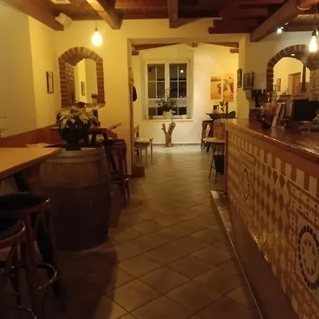 לינה וארוחת בוקר El Toro