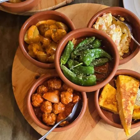 לינה וארוחת בוקר El Toro